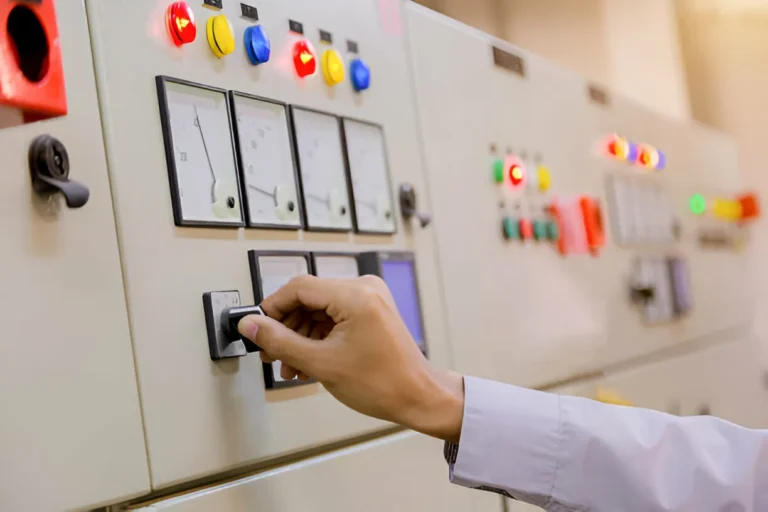 How does the Changeover Switch work?